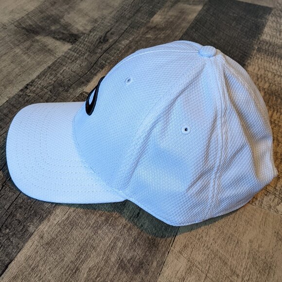Oakley Hydrolix Hat White Baseball Cap Polyester Strapback Big Logo - Picture 2 of 7